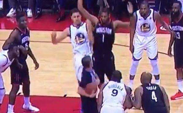  药厂边锋争议庆祝动作引发舆论风波  