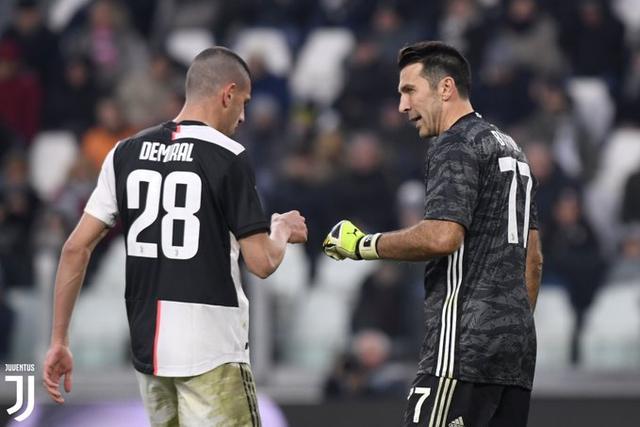  意甲历史最佳阵容评选马尔蒂尼荣膺榜首  